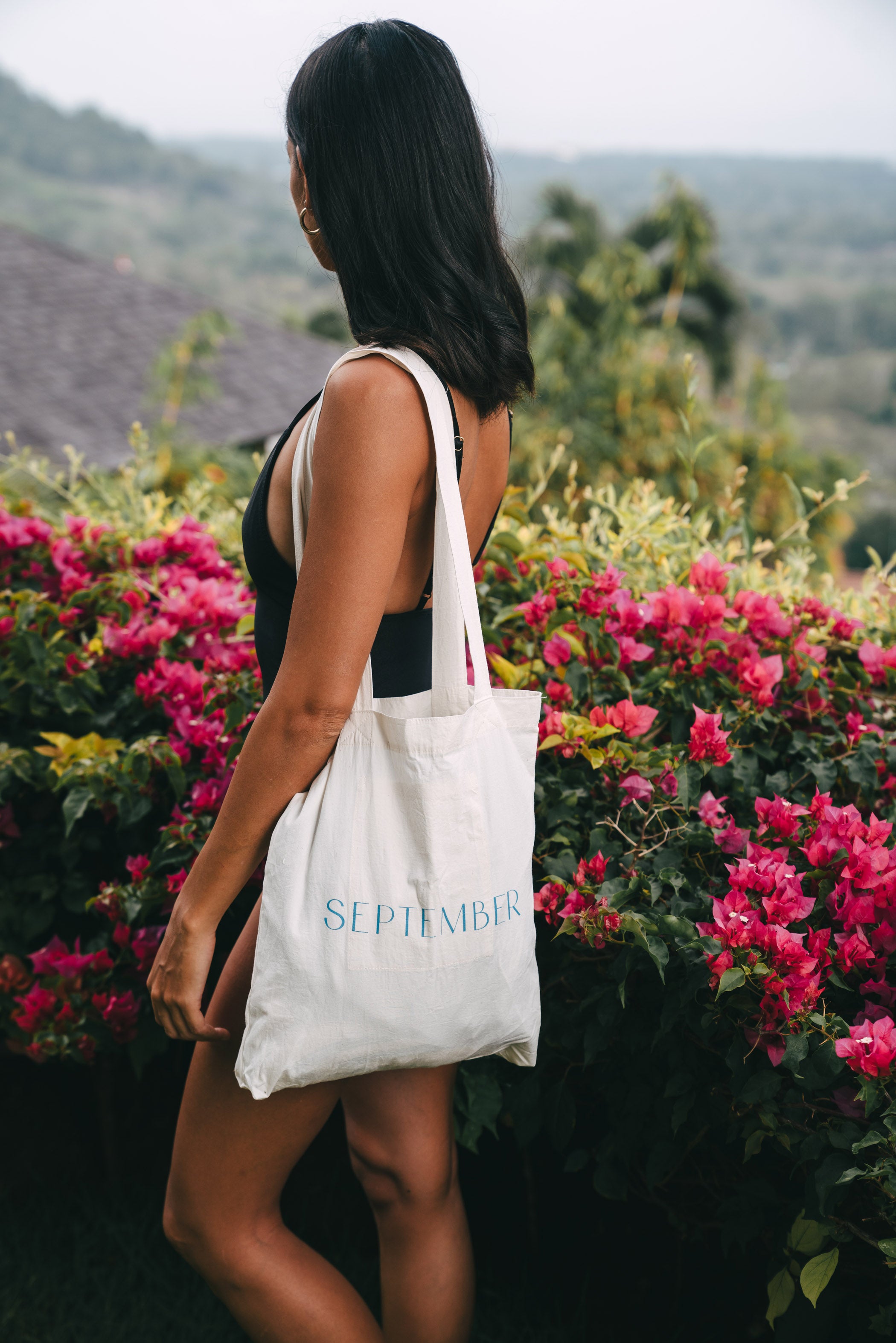 SEPTEMBER Tote bag
