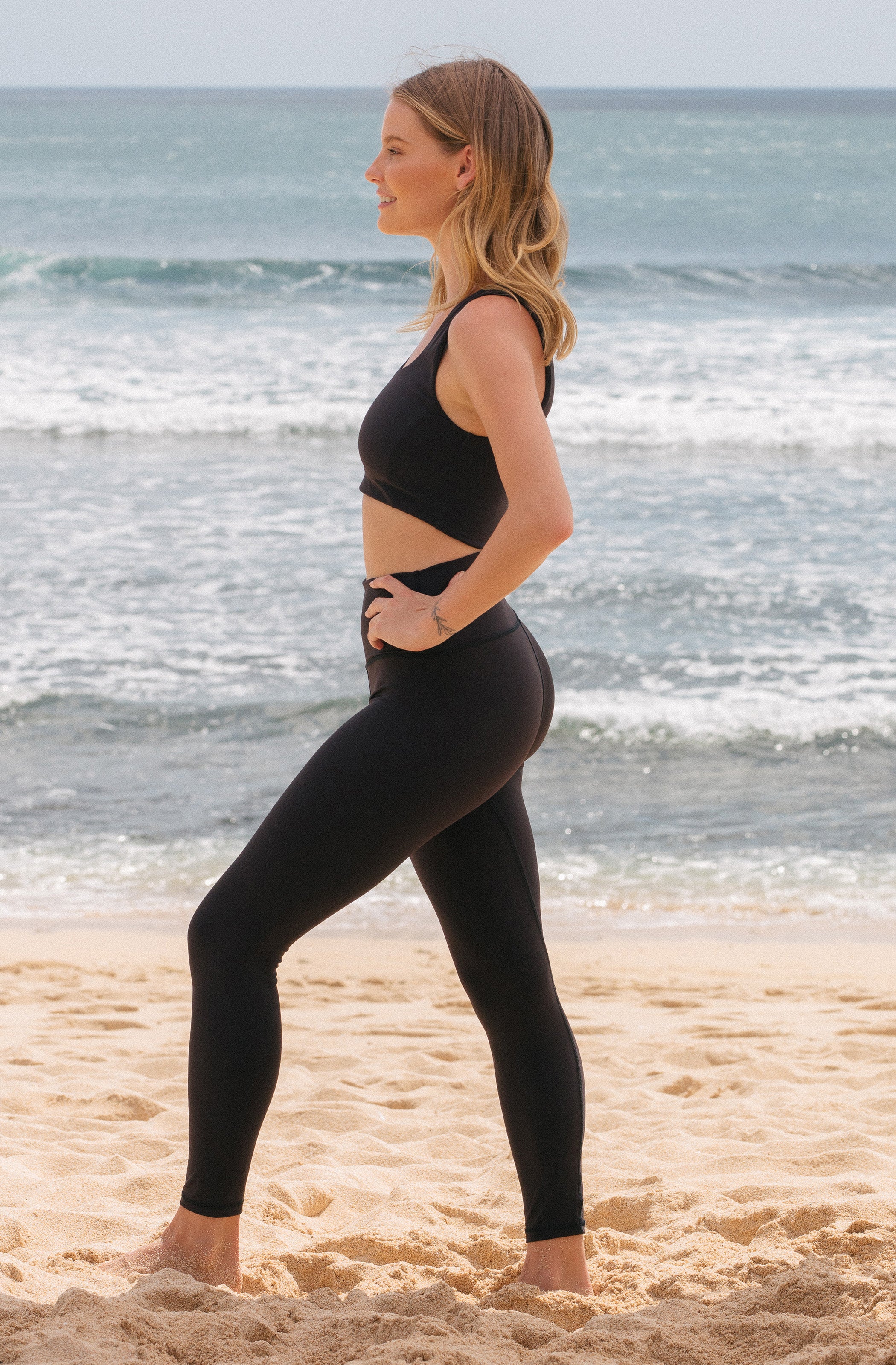 Sports Bra Florence Black and Hustle Leggings Sports Bra Florence Black and Hustle Leggings 