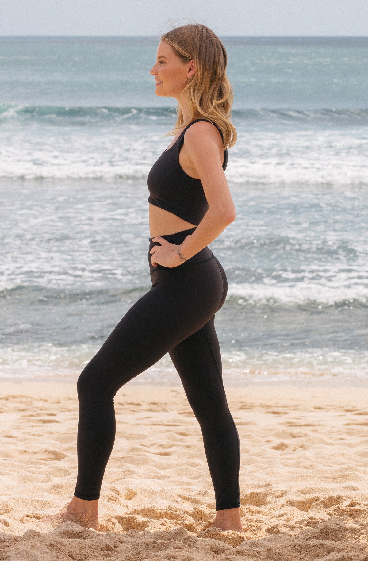 Sports Bra Florence Black and Hustle Leggings Sports Bra Florence Black and Hustle Leggings 