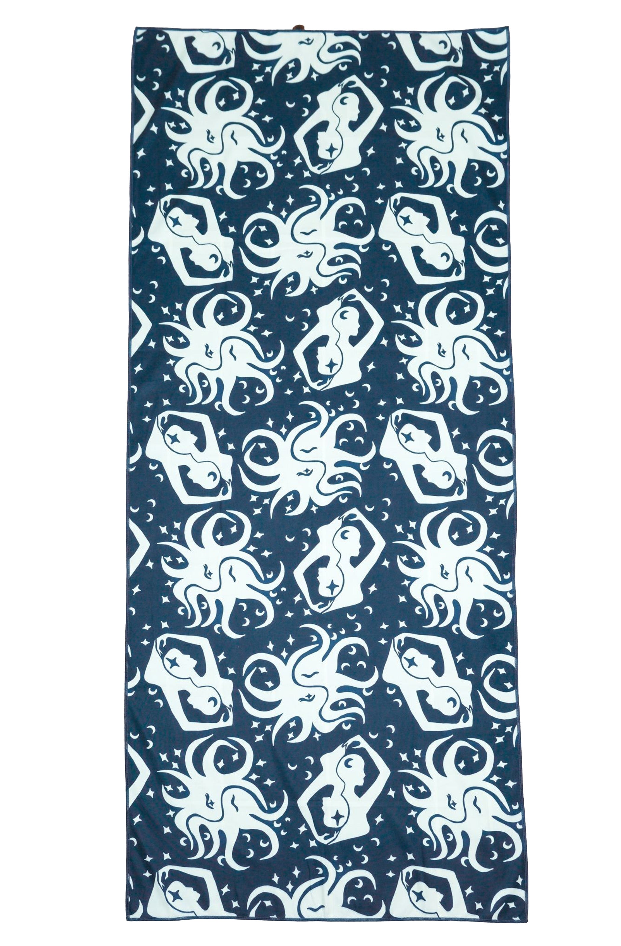 Quick Dry Towel with Blue and white pattern