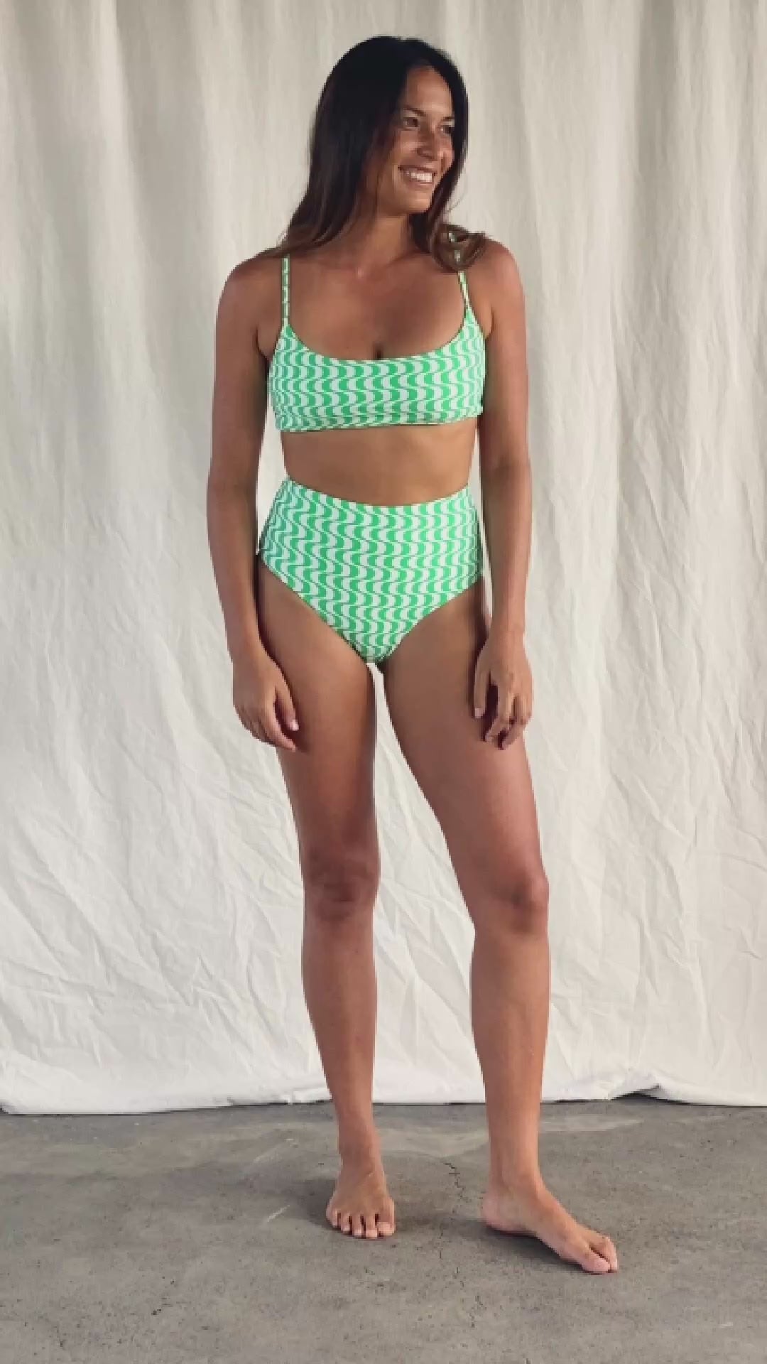Load video: Lucky Bottom Wave Green Bean