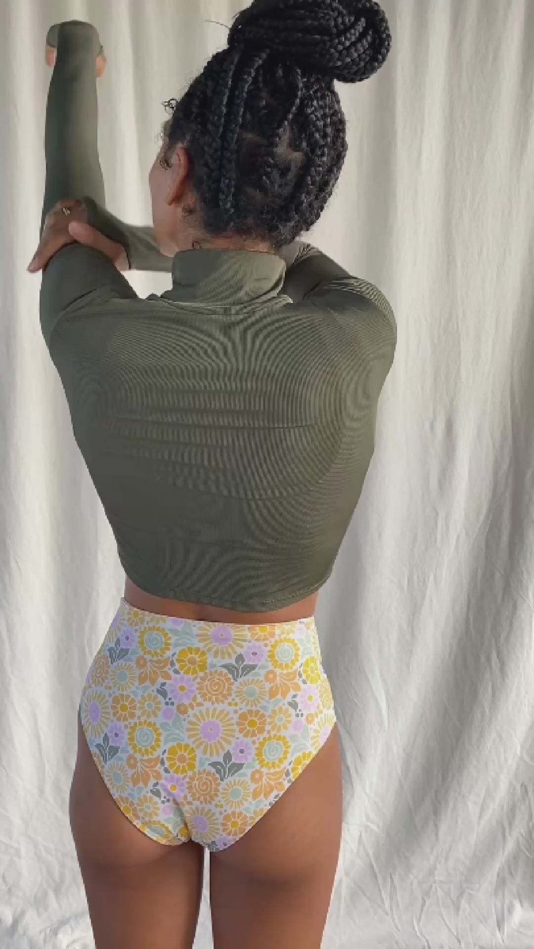 Load video: SEPTEMBER RASHGUARD SURF