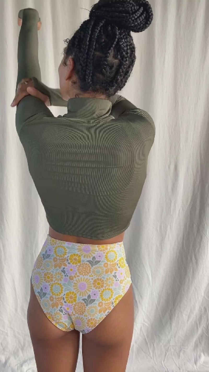SEPTEMBER RASHGUARD SURF