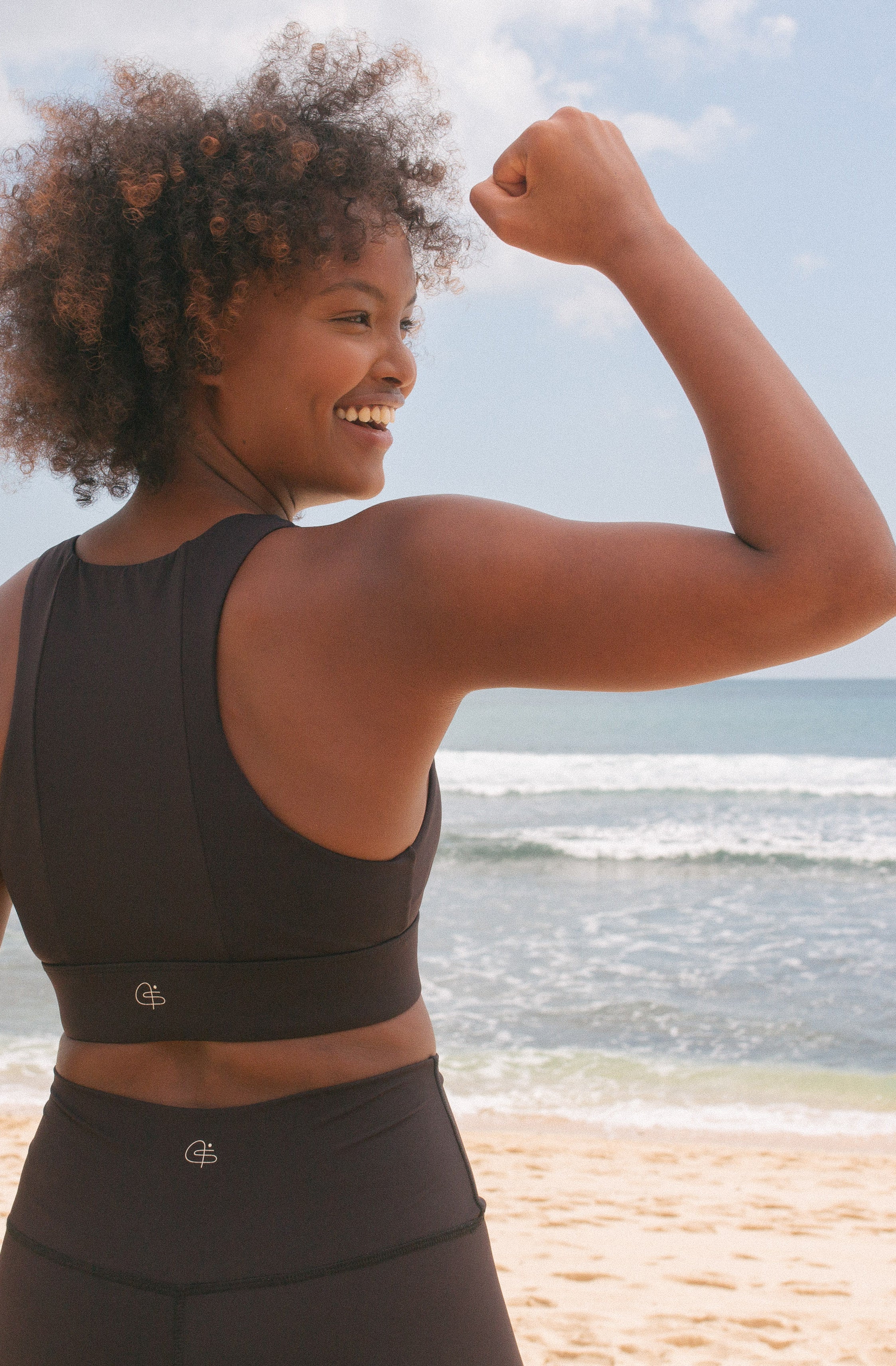 Isa Sports Bra Hustle Leggings in Black