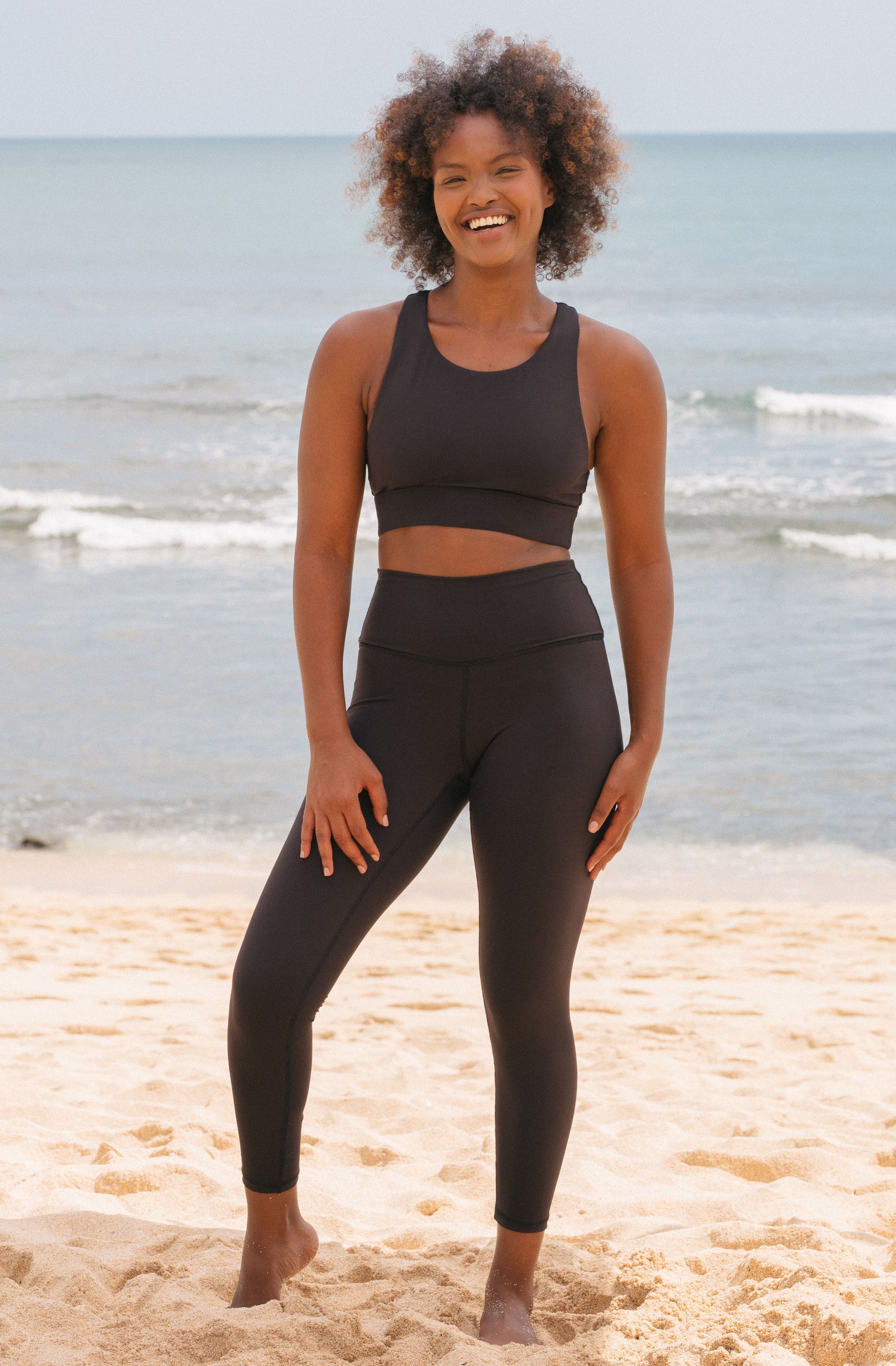 Isa Sports Bra Hustle Leggings in Black