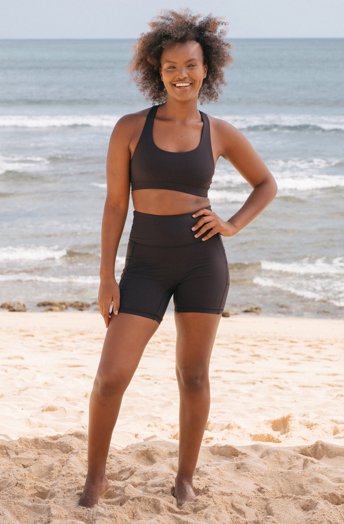 Front View Training sports bra Upstate bike shorts black