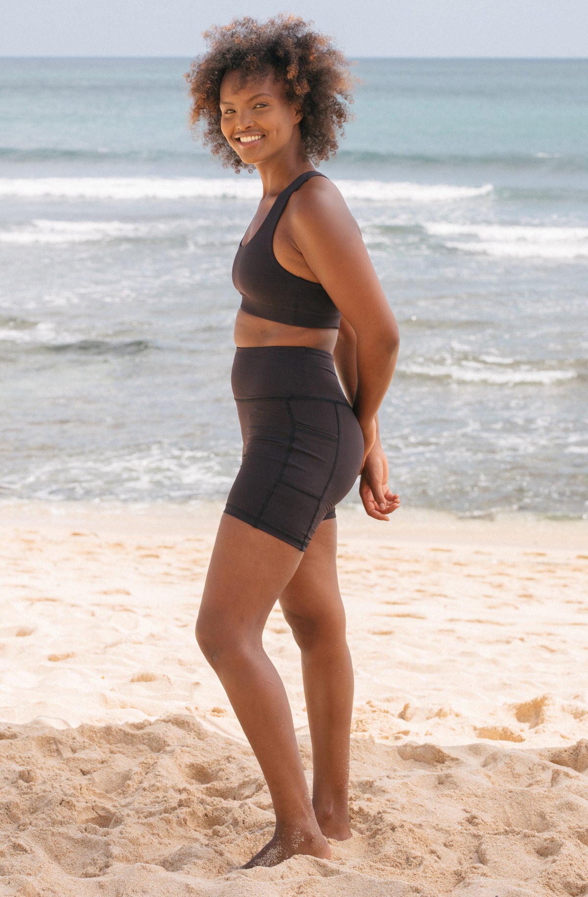 Side view training sports bra Upstate bike shorts black